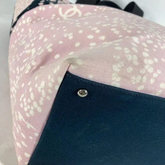 CHANEL Pink Shoulder Bag - Picture 8 of 16